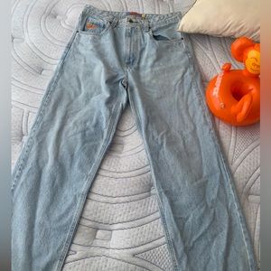 Im selling thse sky bluel empyre jeans!!